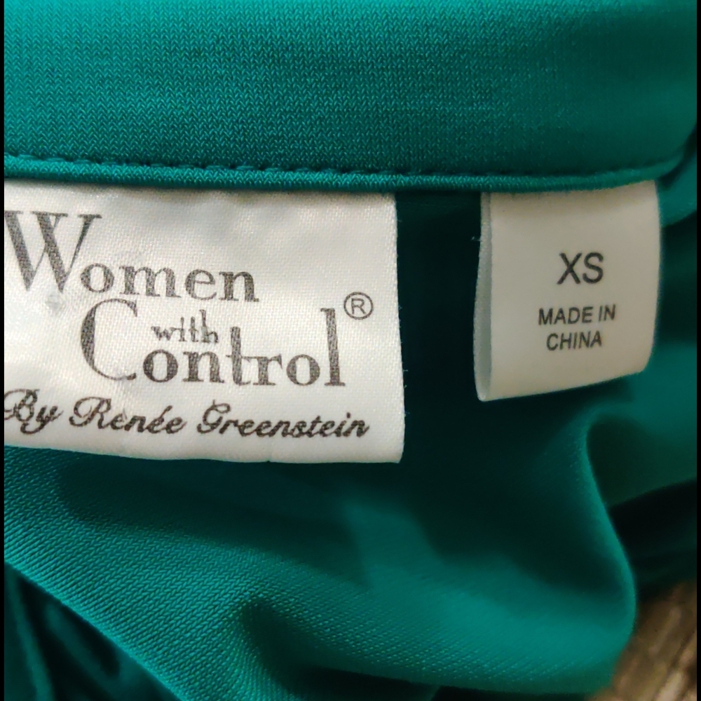 Woman With Control Collared Dress - Picture 7 of 8